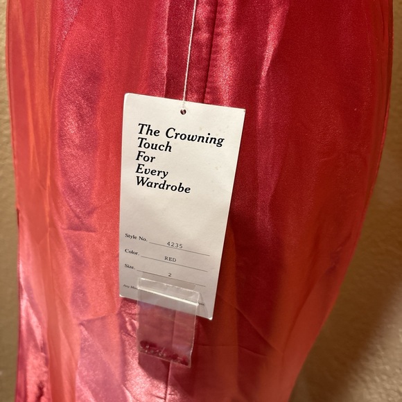 Showtime Collection Backless Red Dress - Picture 5 of 7